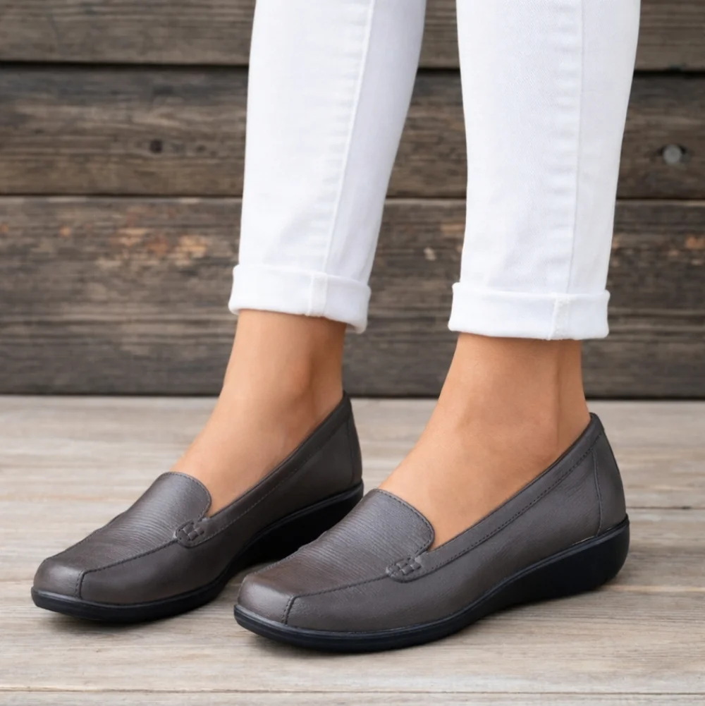 Clarks Bendables Bayou Classic Minimalist Taupe Leather Comfort Loafers 9W